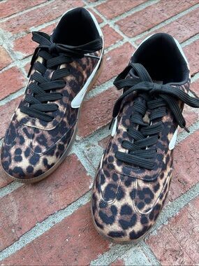 DOLCE VITA Leopard Print Faux Sueded Novelty Textile Sneakers